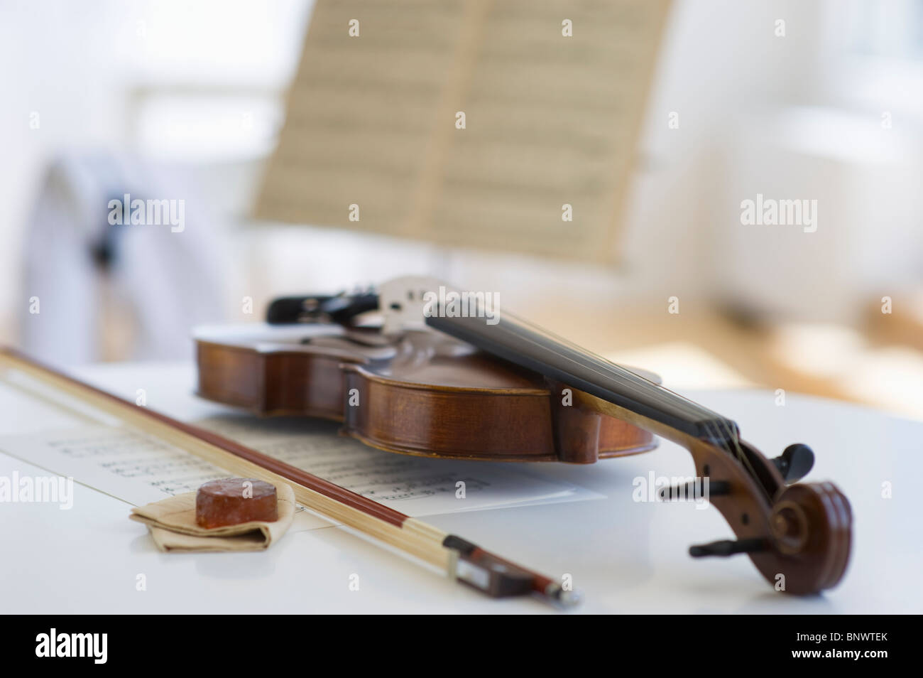 Violon et partitions Banque D'Images