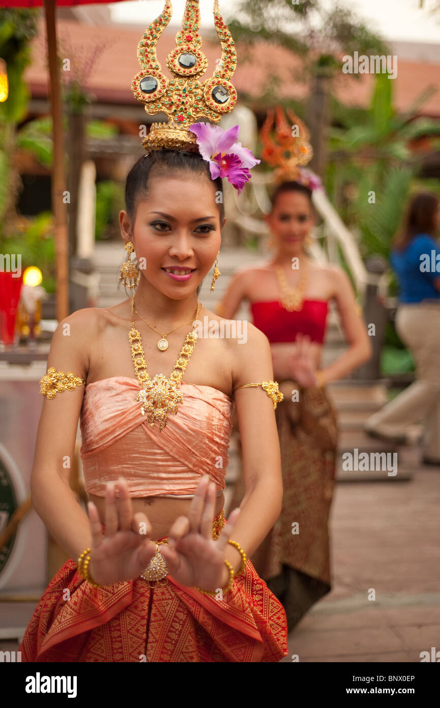 Danseuses à Siam Niramit, Bangkok, Thailande, Asie Banque D'Images