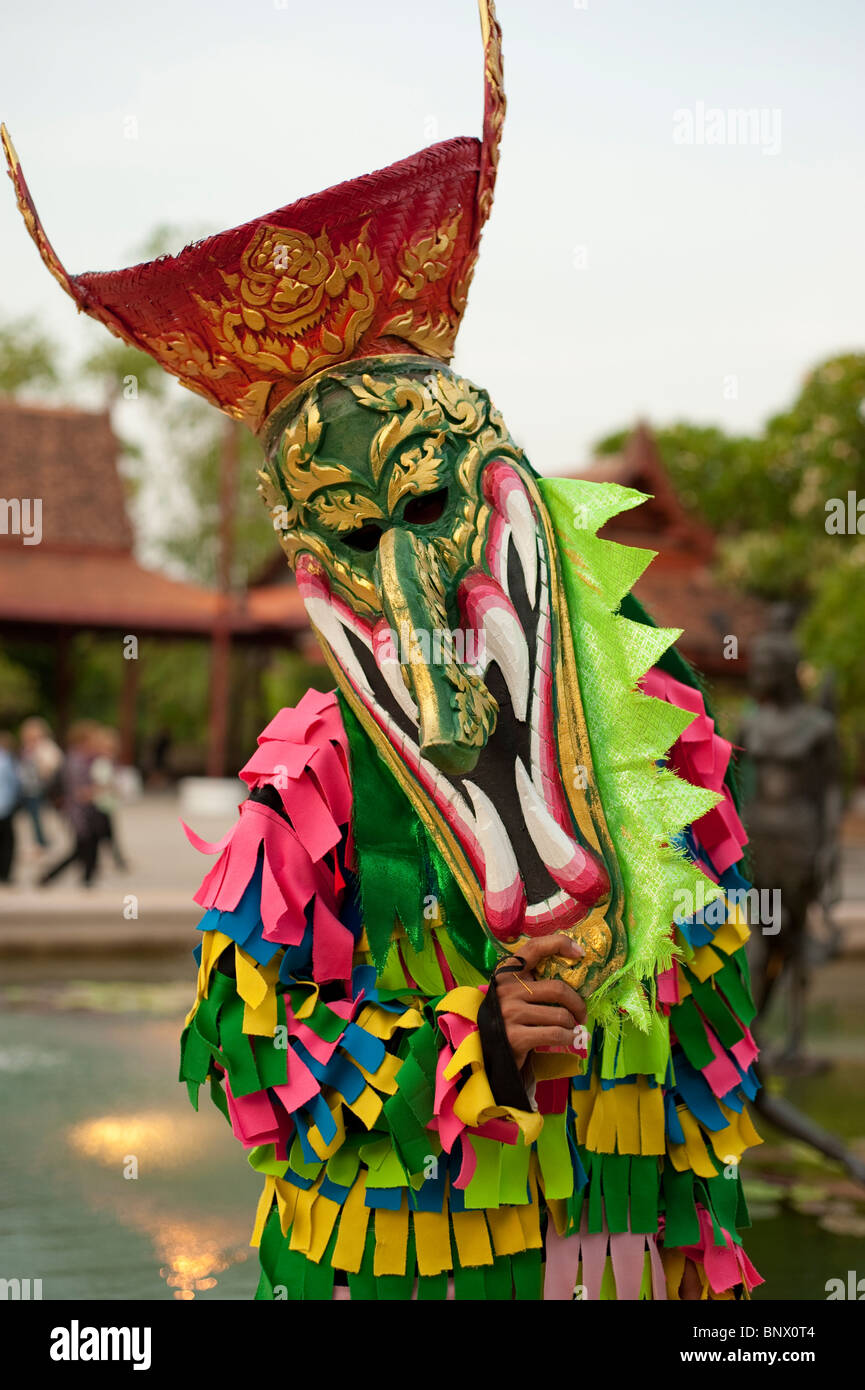 À l'interprète en costume, Siam Niramit Bangkok, Thailande, Asie Banque D'Images