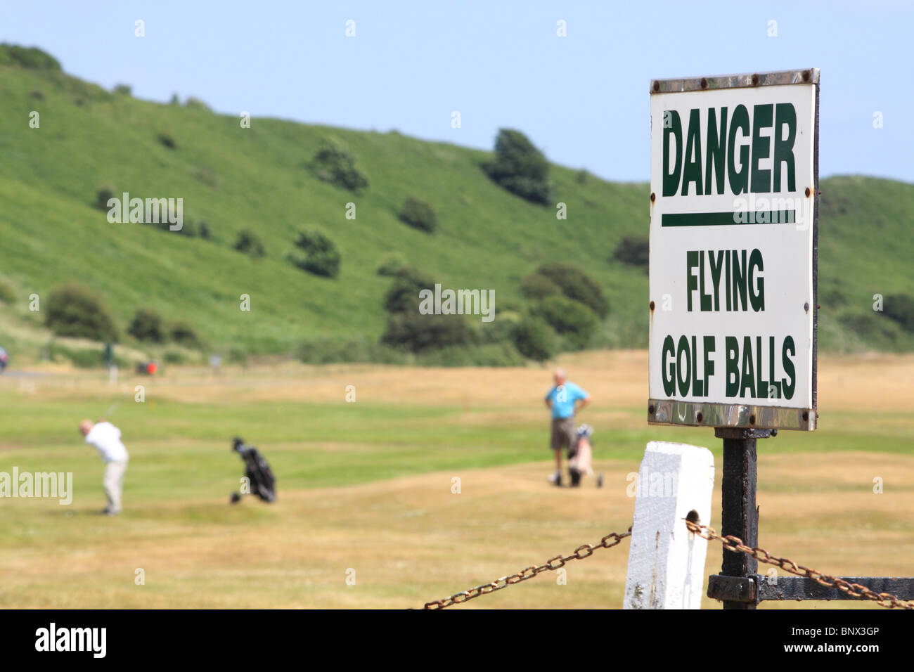 "Attention : flying golf balls' signe à City of London Golf Club, Northumberland, Angleterre, Banque D'Images