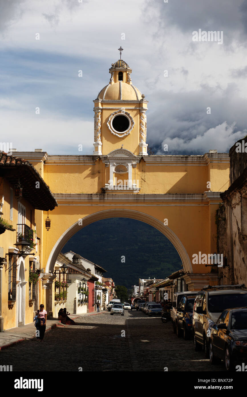 El Arco de Santa Catalina sur Calle del Arco en Antigua près de Guatemala City au Guatemala Banque D'Images