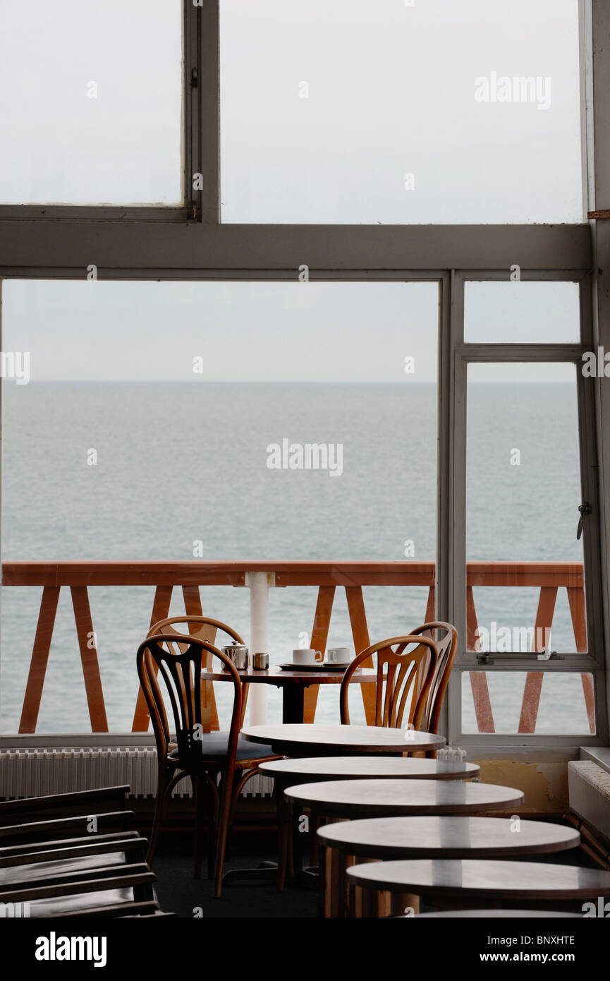 Le souhait Tower Restaurant sur front de mer d'Eastbourne, East Sussex, UK. Banque D'Images