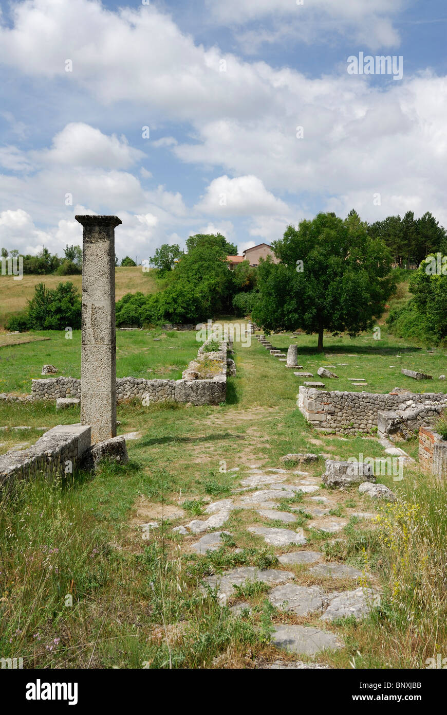 Alba Fucens. Les Abruzzes. L'Italie. Vestiges romains de Alba Fucens. Banque D'Images