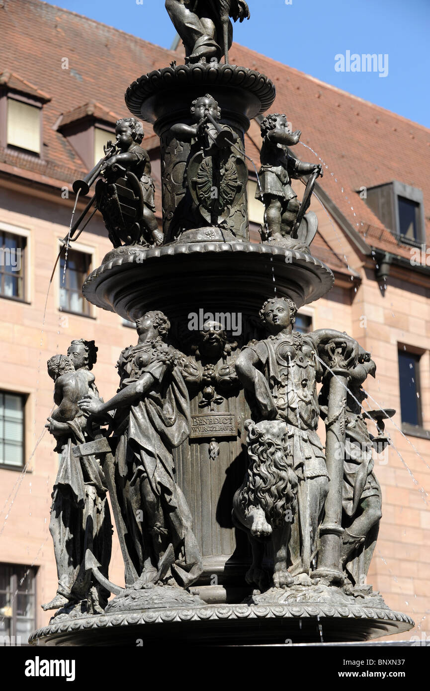 L'Tugendbrunnen ou fontaine de vertu Nuremberg Allemagne Nürnberg Deutschland Europe Banque D'Images