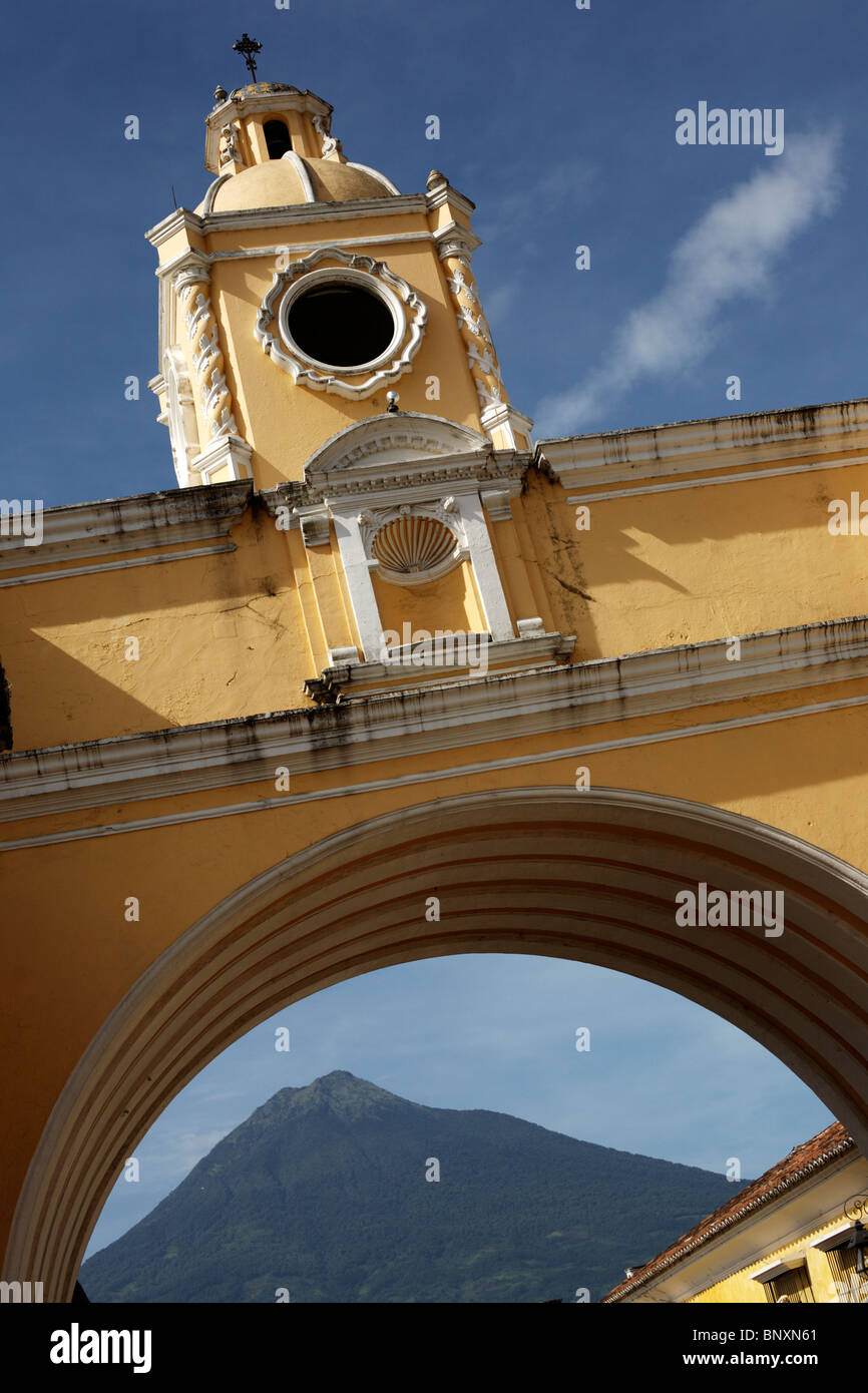 El Arco de Santa Catalina sur Calle del Arco en Antigua près de Guatemala City au Guatemala Banque D'Images