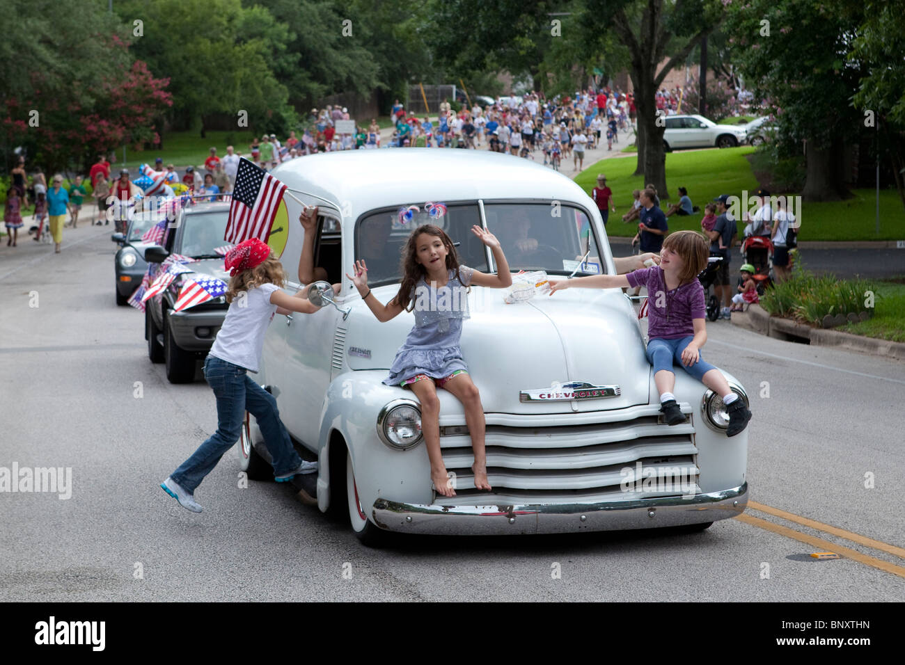 Quatrième de juillet parade dans Barton Hills community à Austin, Texas, USA, attire des centaines de célébrants patriotique Banque D'Images
