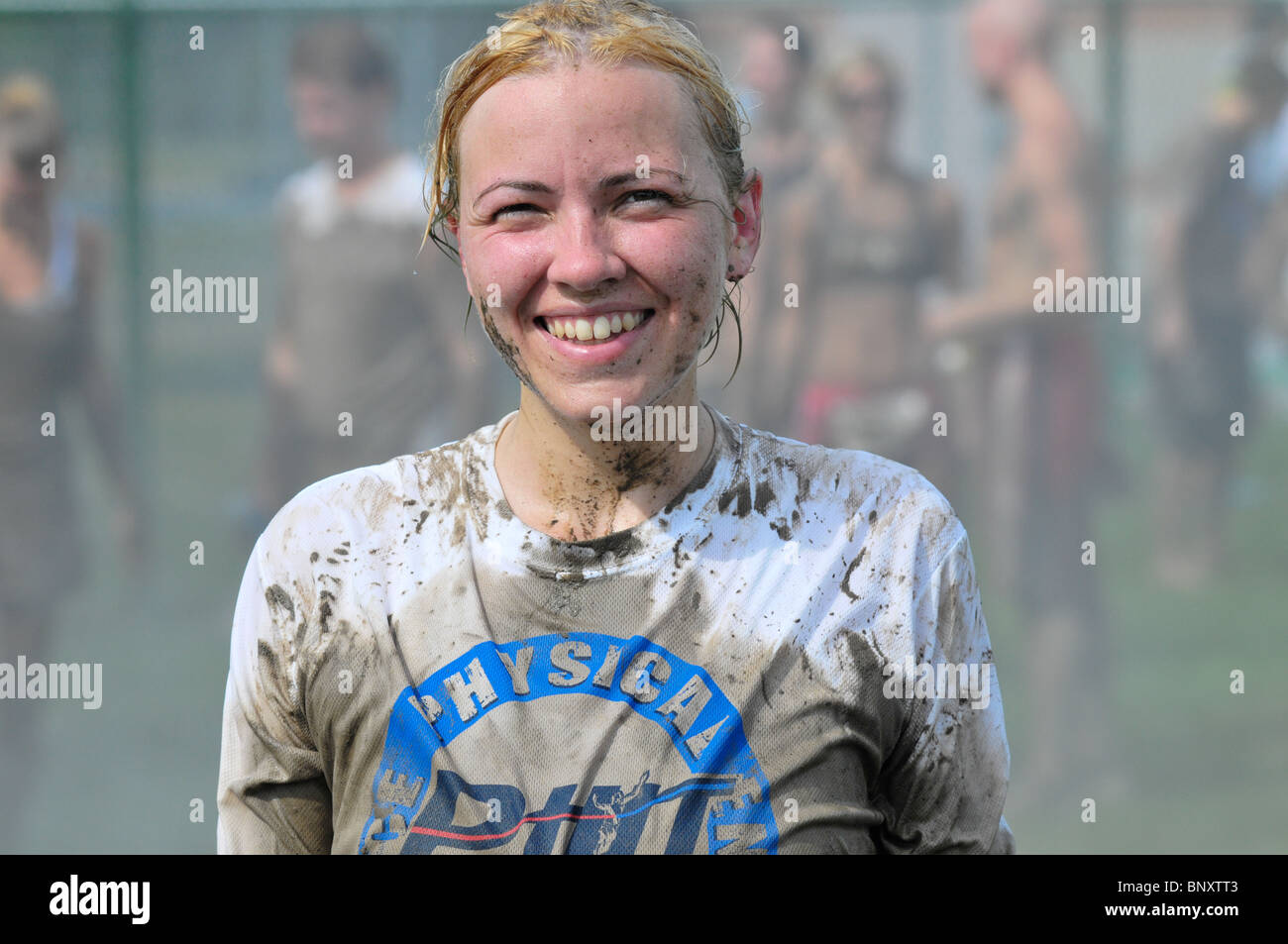 Jeune femme participant à d'endurance Banque D'Images