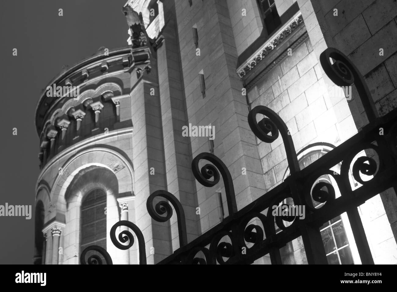 La Basilique Sacré-Cœur de Paris (Basilique du Sacré Coeur) par nuit Banque D'Images