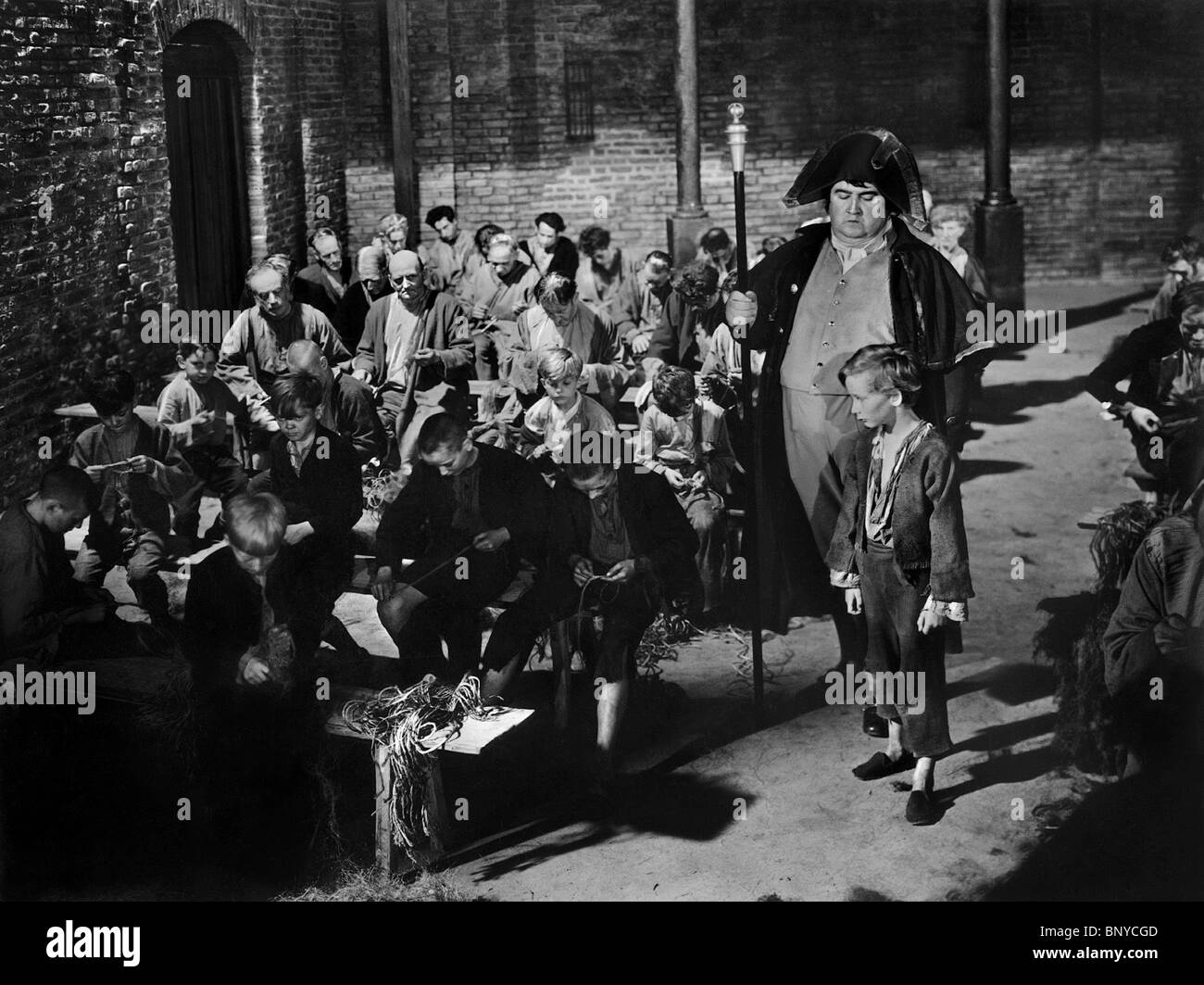 JOHN HOWARD DAVIES, FRANCIS L. Sullivan, Oliver Twist, 1948 Banque D'Images