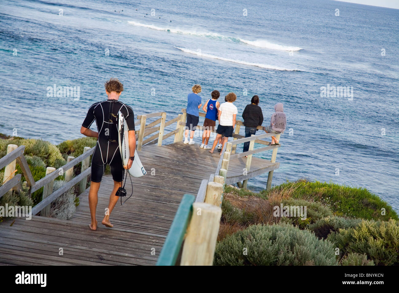 Une tête en bas pour les surfeurs Surfer's Point, une pause de surf de renommée mondiale connue localement sous le nom de Margaret's. Margaret River, Australie-Occidentale, Banque D'Images