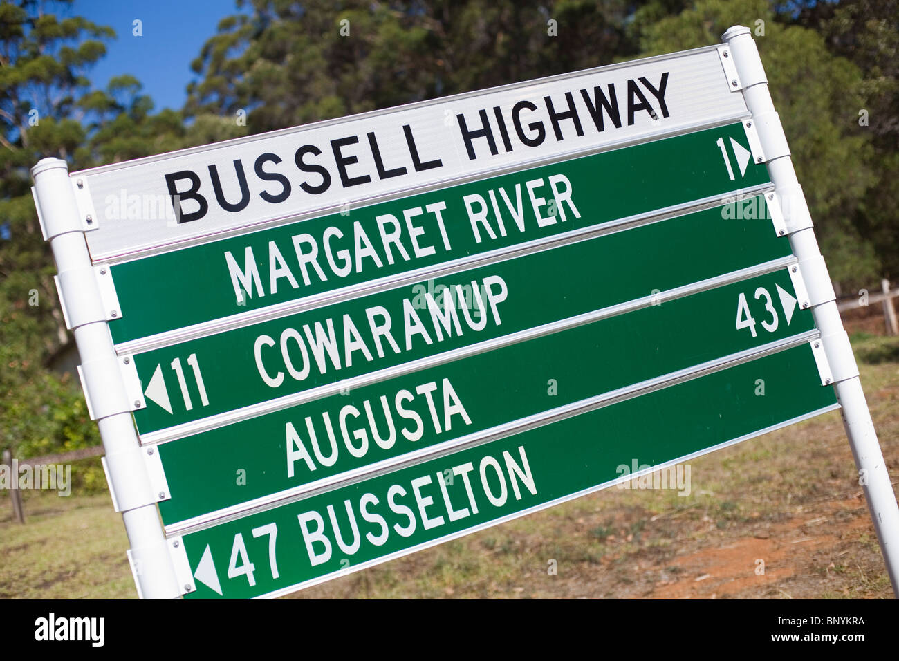 Panneau routier dans la région viticole de Margaret River, Australie-Occidentale, Australie. Banque D'Images