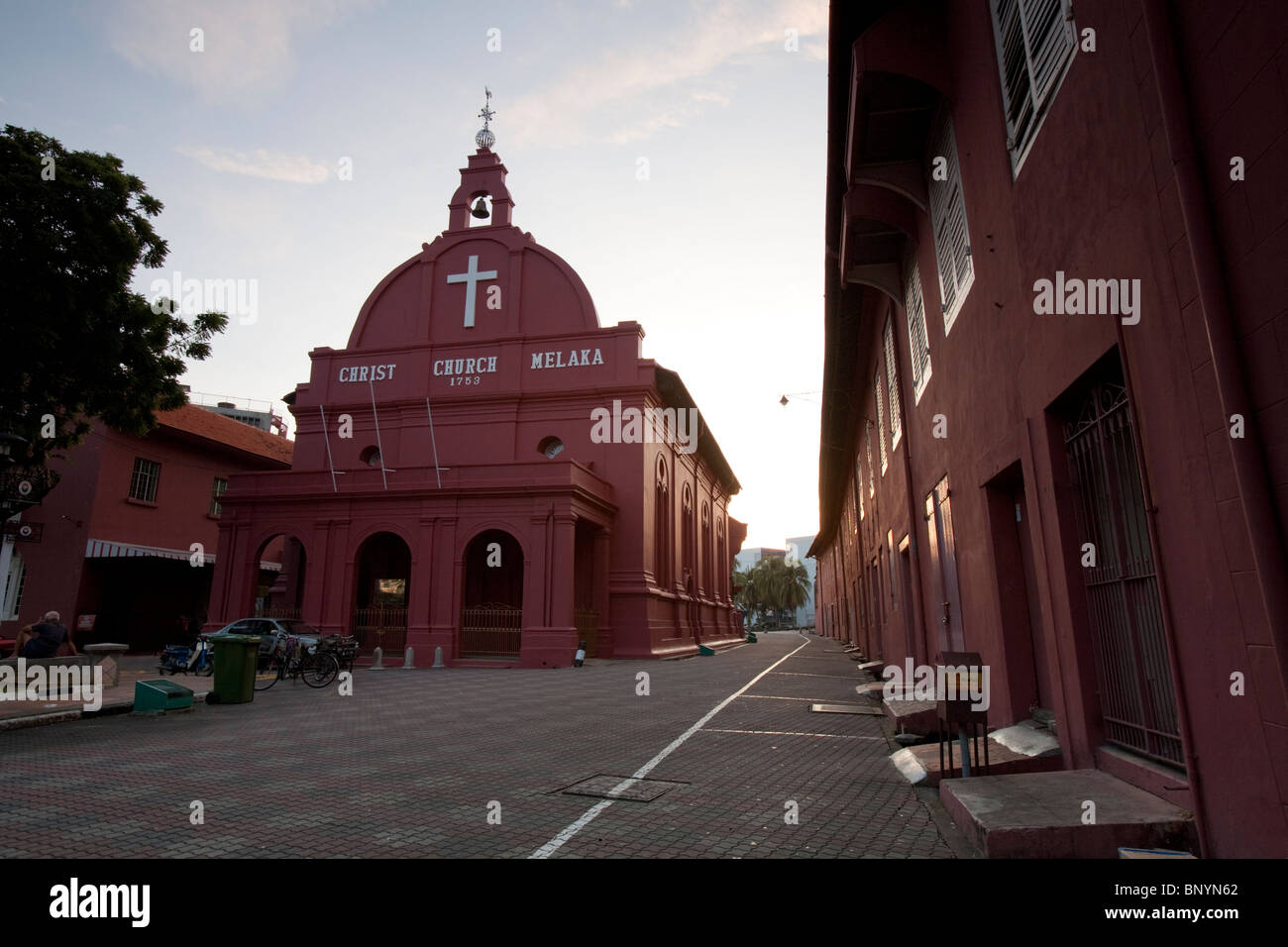 Lever du soleil sur l'Église du Christ lors de la Dutch Square à Melaka, Malaisie. Banque D'Images