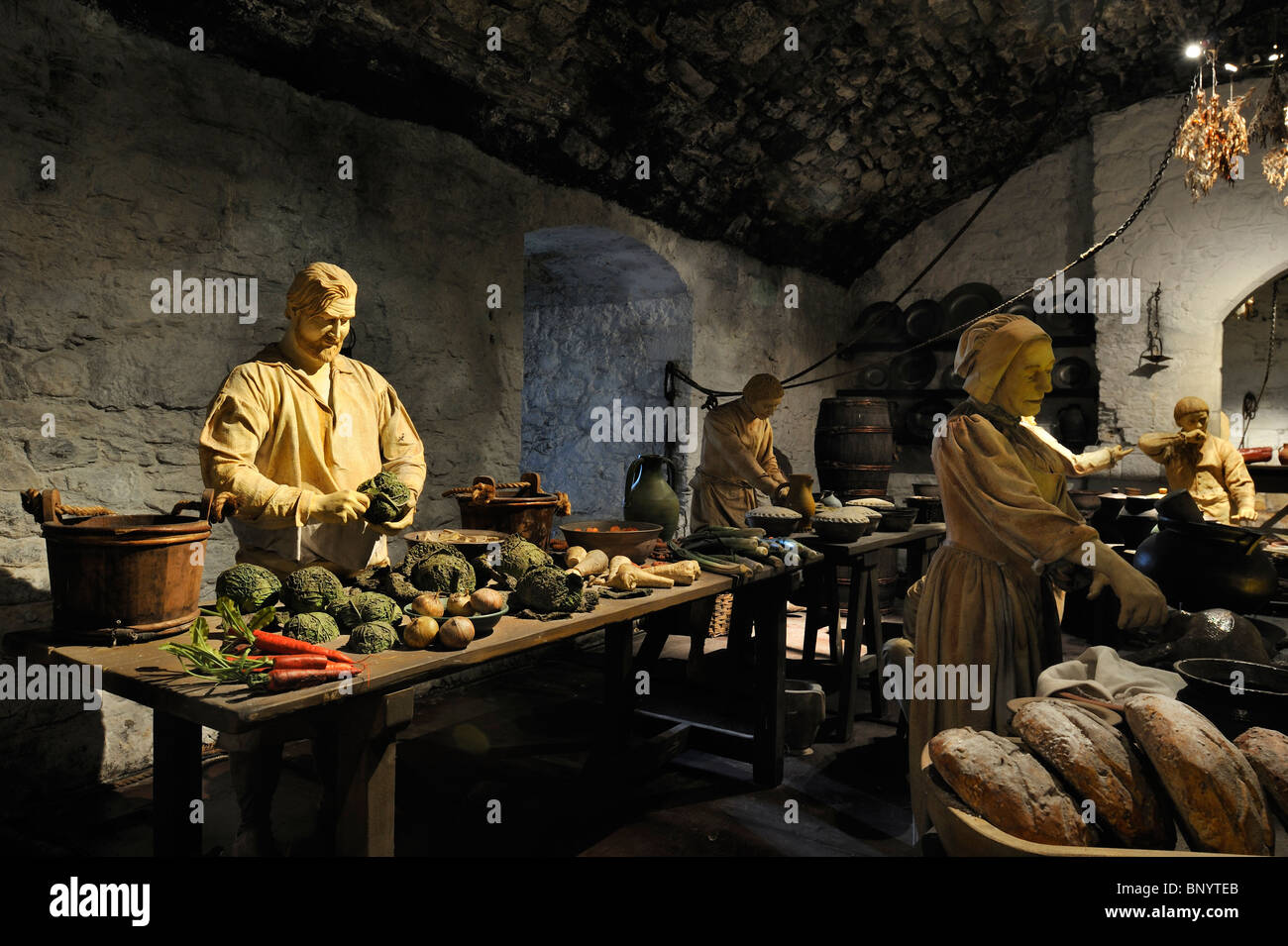 La grande cuisine - de façon spectaculaire comment donner vie à des banquets somptueux ont été créés dans la journée à James IV Le Château de Stirling, Ecosse Banque D'Images