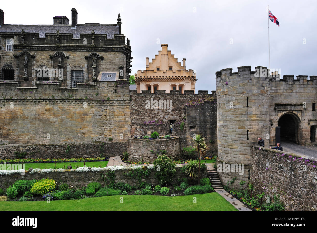 Jardin et le Forework, l'entrée de la partie principale du château de Stirling, Scotland, UK Banque D'Images