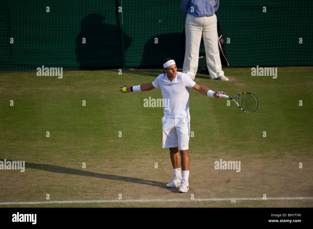 26 juin 2010 : Rafael Nadal (ESP) 2 v Philipp Petzschner GER (33). Tournoi international de tennis de Wimbledon qui s'est tenue à l'tous les FRA Banque D'Images