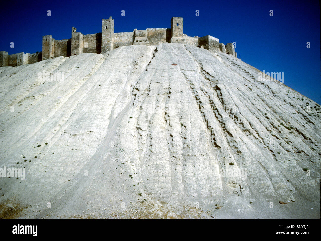 Vue de la Citadelle d'Alep, nord de la Syrie, 3e millénaire BCE Banque D'Images