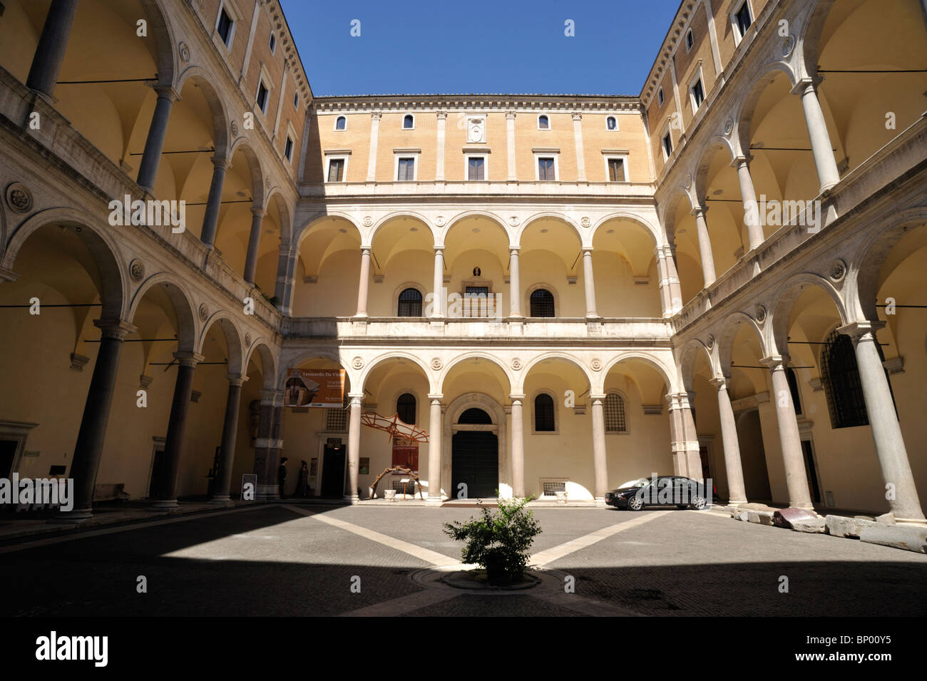 Italie, Rome, Palazzo della Cancelleria, cour Banque D'Images