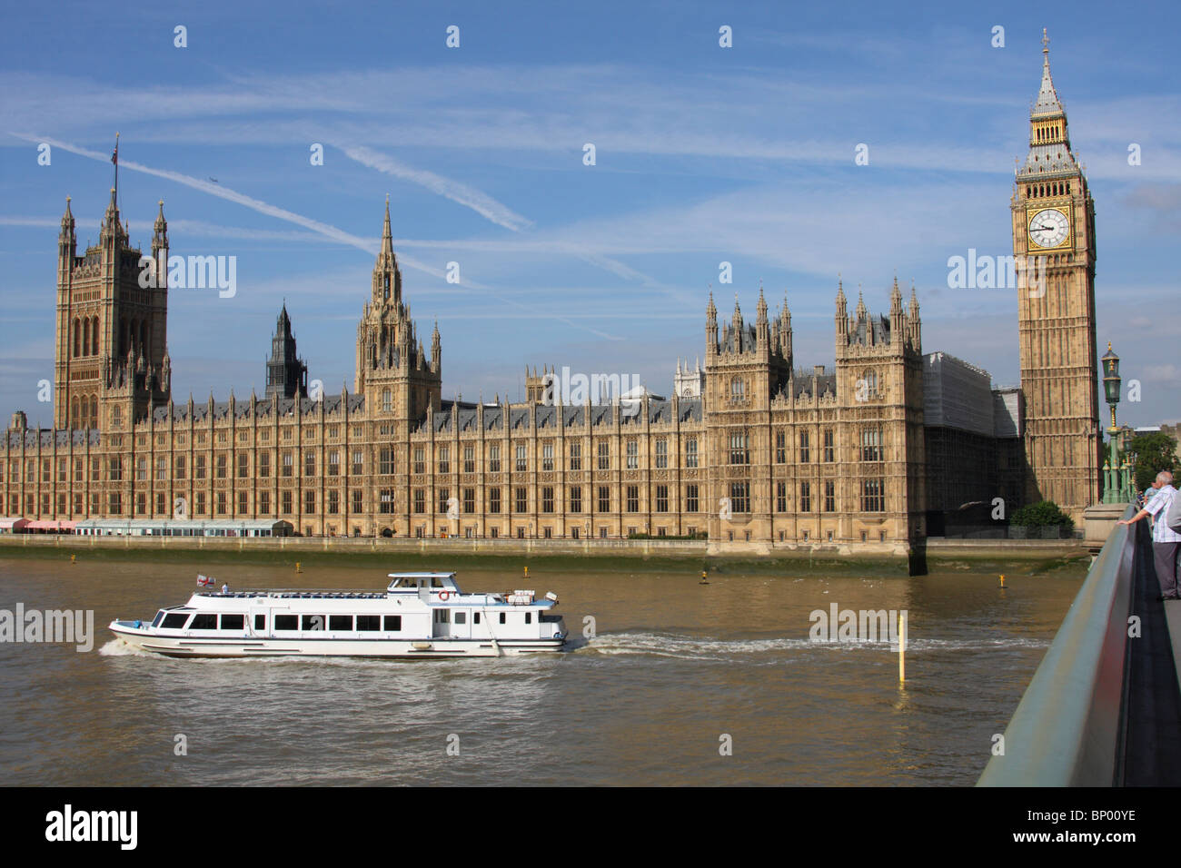 Les chambres du Parlement et de la Tamise, de Westminster, Londres, Angleterre, Royaume-Uni Banque D'Images