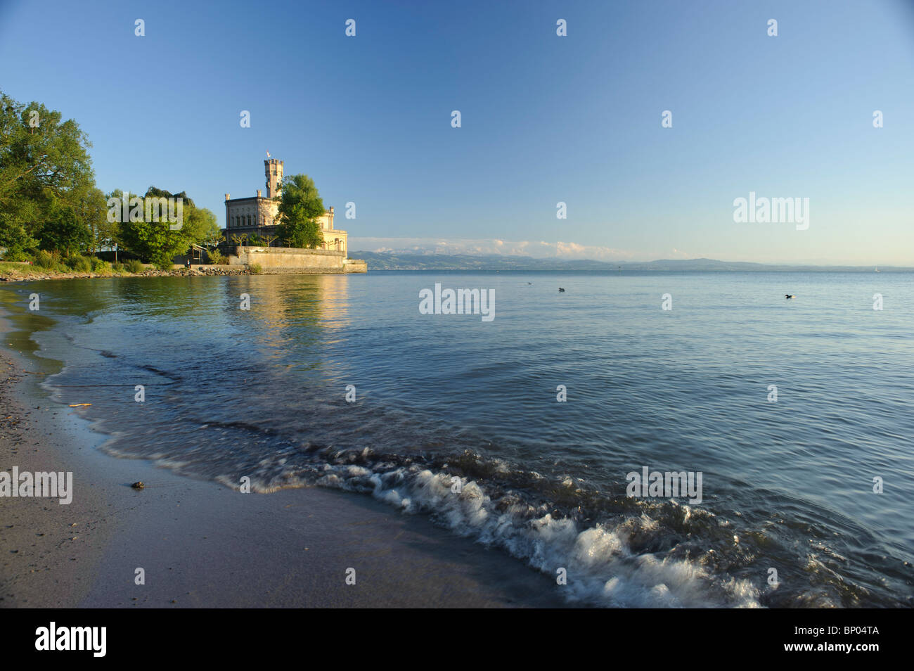 Le château de Montfort au coucher du soleil, le lac de Constance Langenargen Allemagne Bade-Wurtemberg Banque D'Images