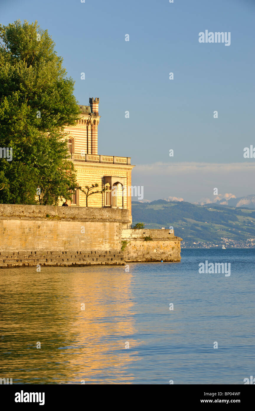 Le château de Montfort au coucher du soleil, le lac de Constance Langenargen Allemagne Bade-Wurtemberg Banque D'Images