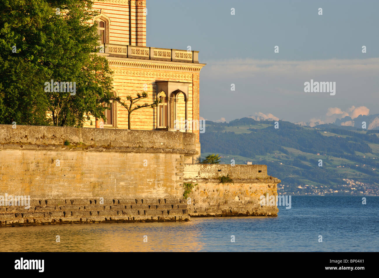 Le château de Montfort au coucher du soleil, le lac de Constance Langenargen Allemagne Bade-Wurtemberg Banque D'Images
