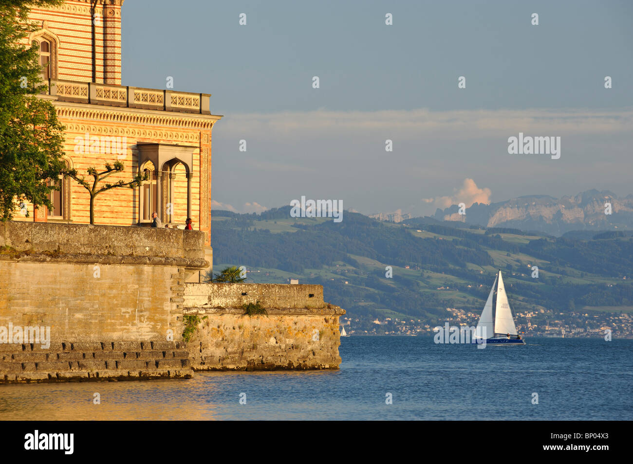 Le château de Montfort au coucher du soleil, le lac de Constance Langenargen Allemagne Bade-Wurtemberg Banque D'Images