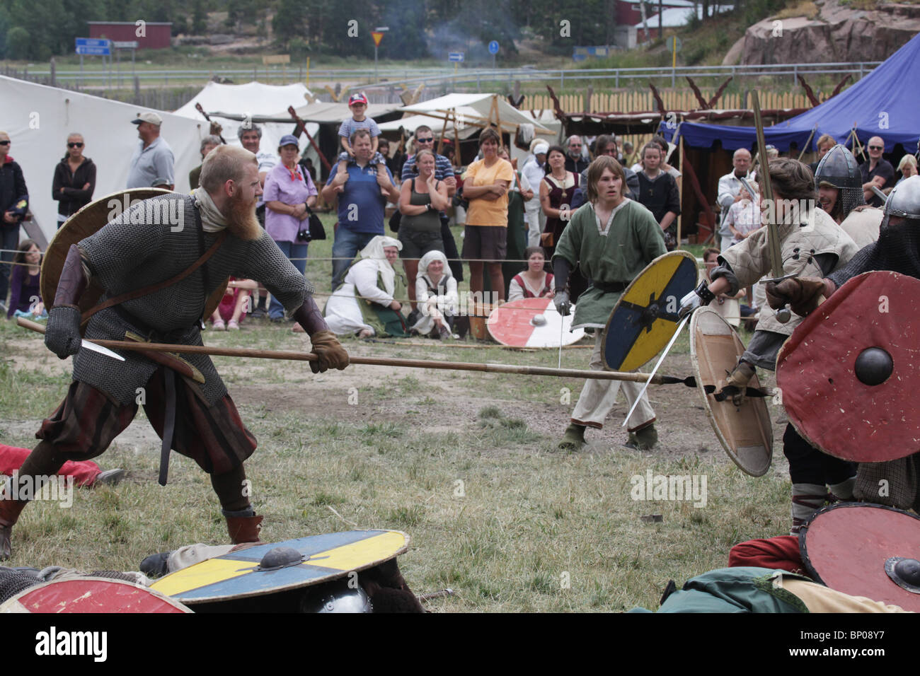 Reconstitution de la bataille la plus importante de la Finlande du marché Viking Festival à Kvarnbo archipel sur terre Banque D'Images
