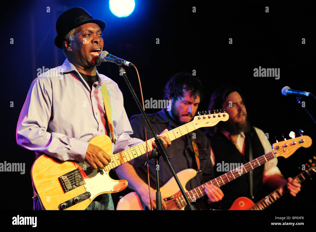 Booker T. Jones, musicien chanteur de blues américain d'effectuer dans la scène principale de cadrage. Maryport Blues Festival, 2010. Cumbria, Angleterre Banque D'Images