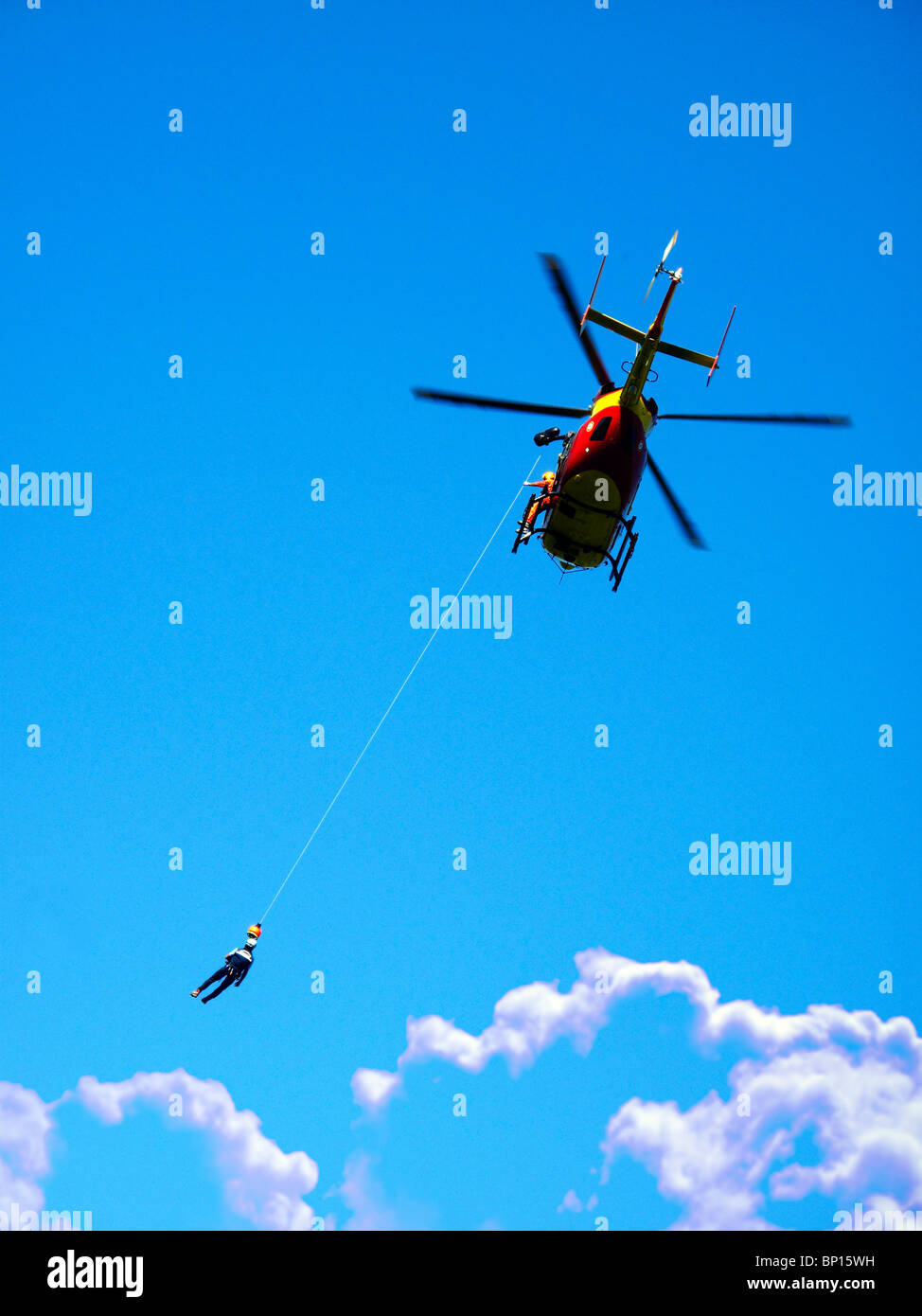 France, Auvergne, Puy de Dôme, Mont-Dore, hélicoptère de sauvetage Banque D'Images