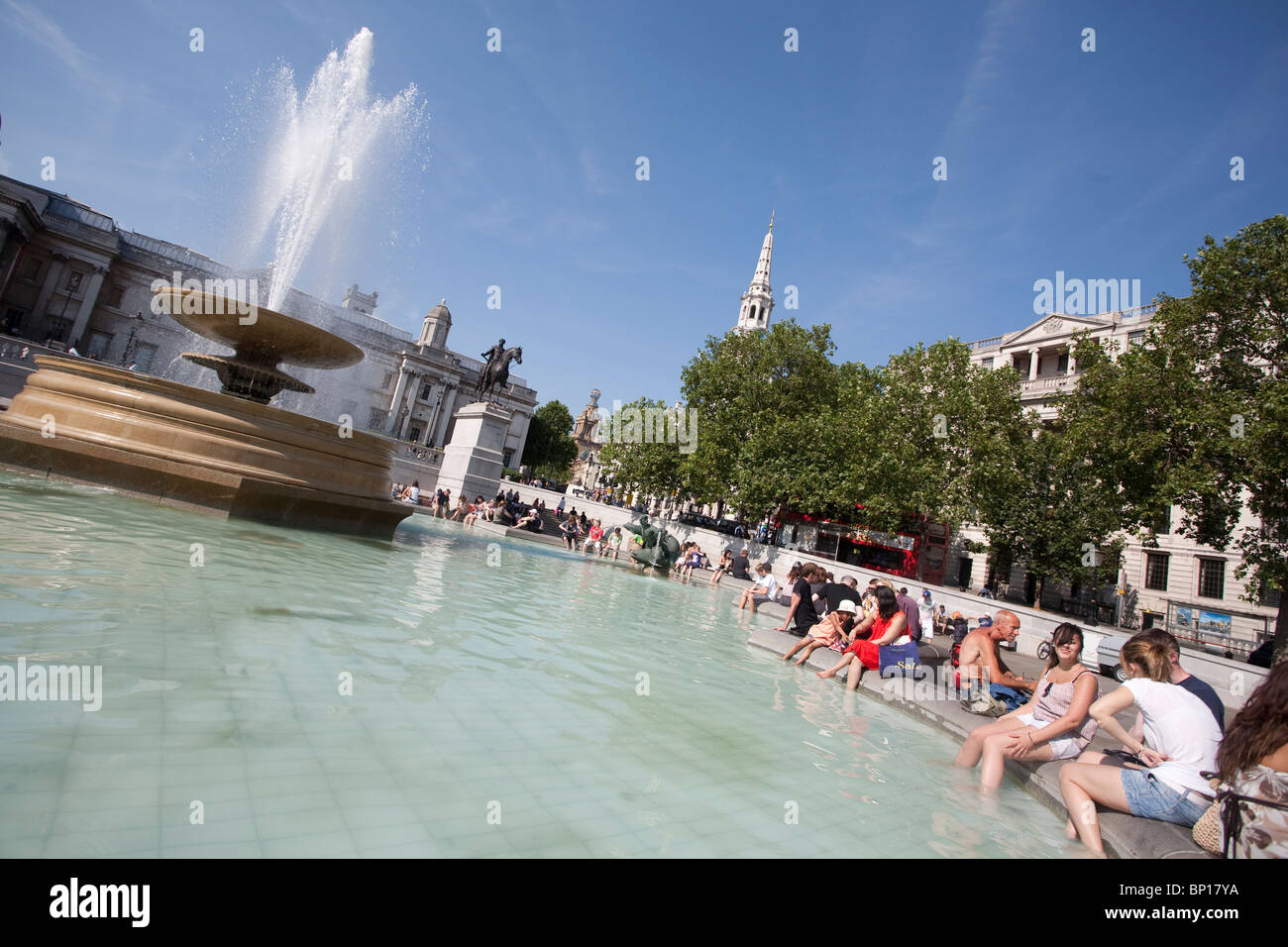 Trafalgar Square à l'été. London, England, UK Banque D'Images