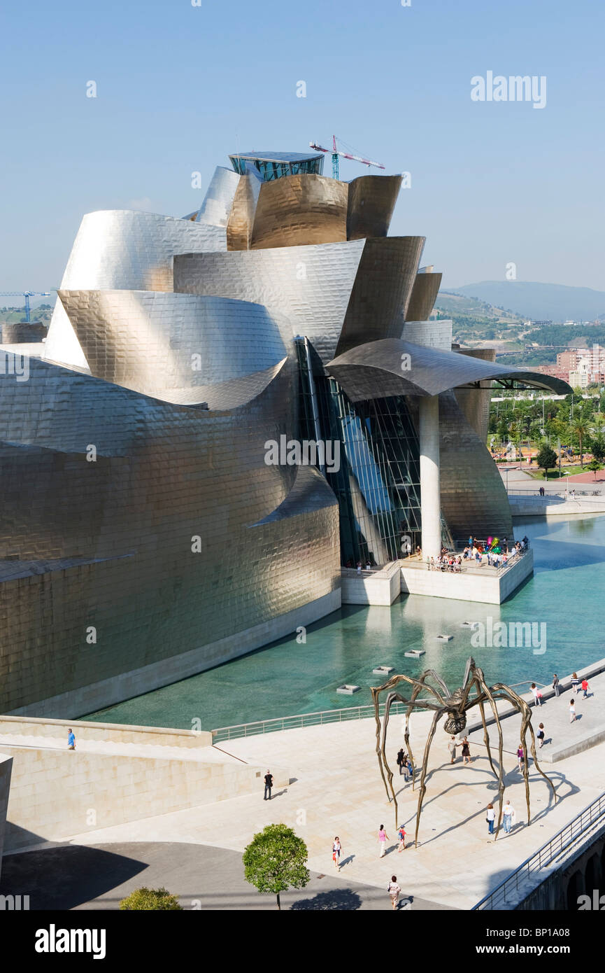 Espagne, Pays basque, Bilbao, le Musée Guggenheim, conçu par l'architecte Frank Gehry canado-américaines Banque D'Images