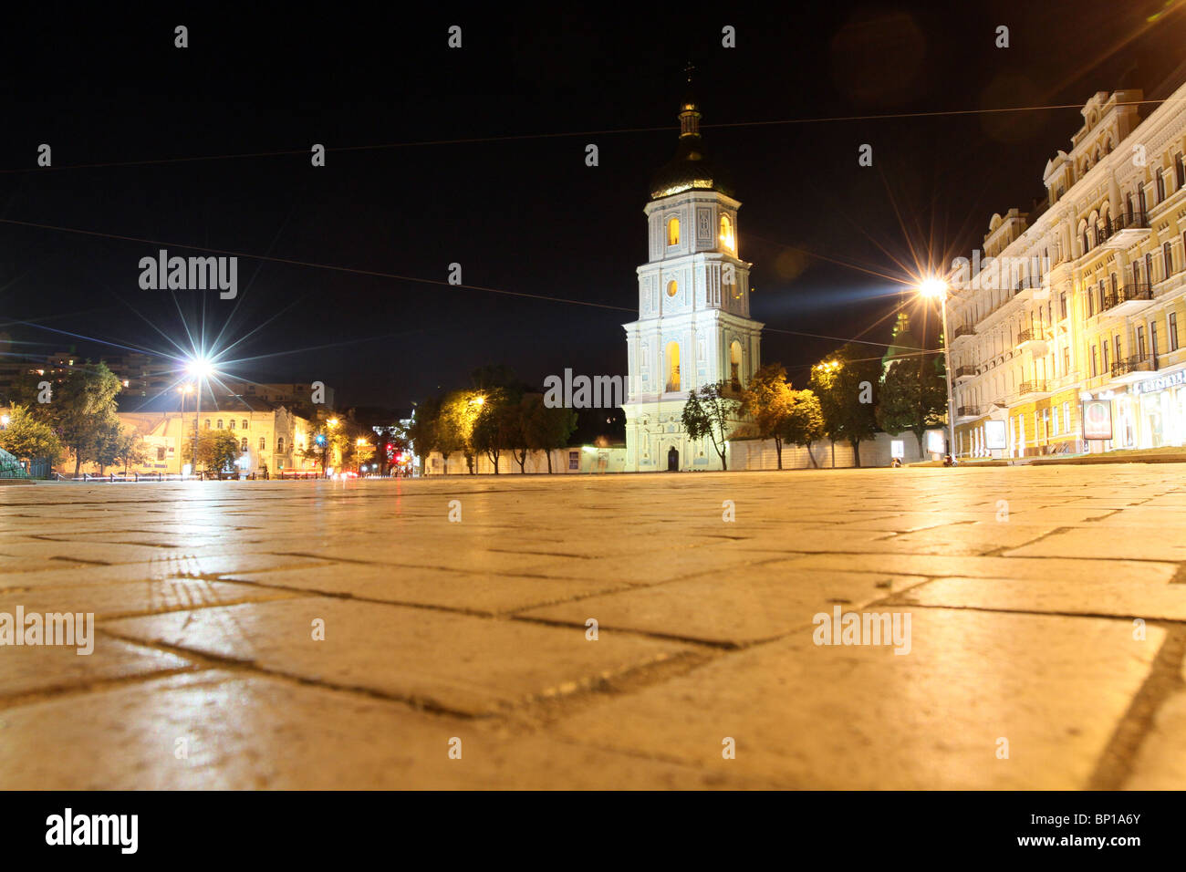 KIEV, UKRAINE, 2010 : Cathédrale Sainte-Sophie dans la nuit. Banque D'Images