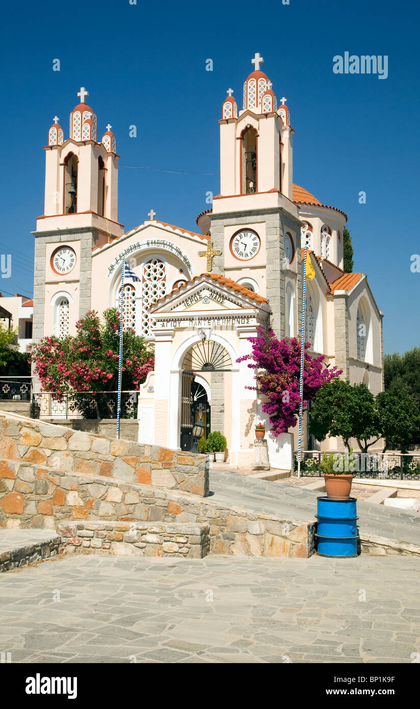 Eglise grecque orthodoxe d'Agios Pandeliemon, Siana, Rhodes, Grèce Banque D'Images