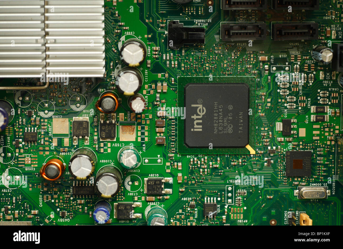 Carte à circuits imprimés, composants électroniques à l'intérieur d'un ordinateur. Banque D'Images