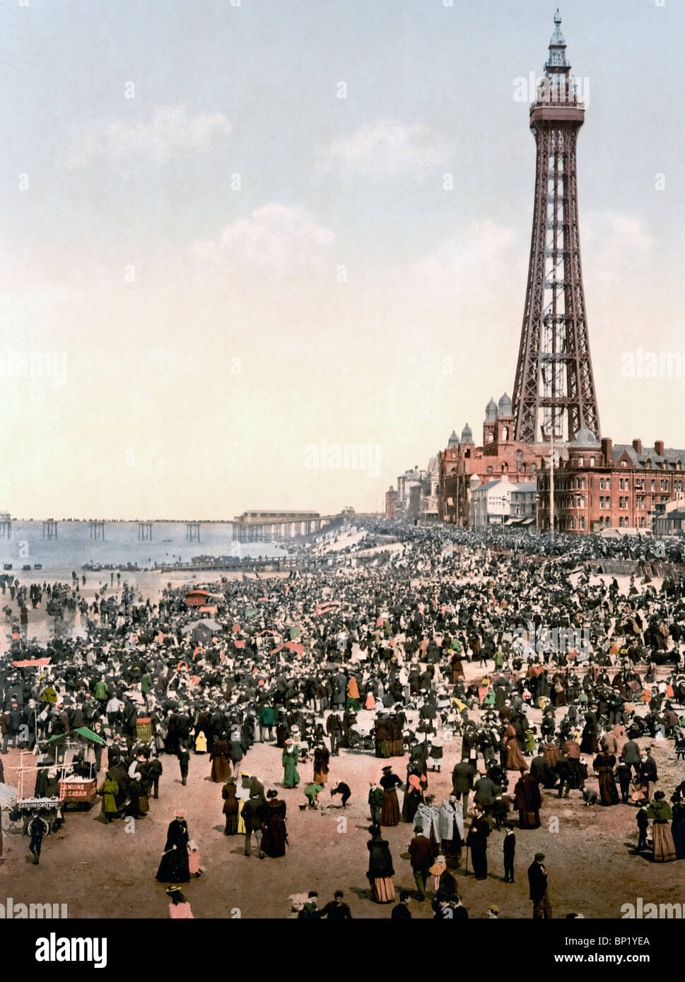 La tour avec plage, Blackpool, Angleterre, vers 1900 Banque D'Images