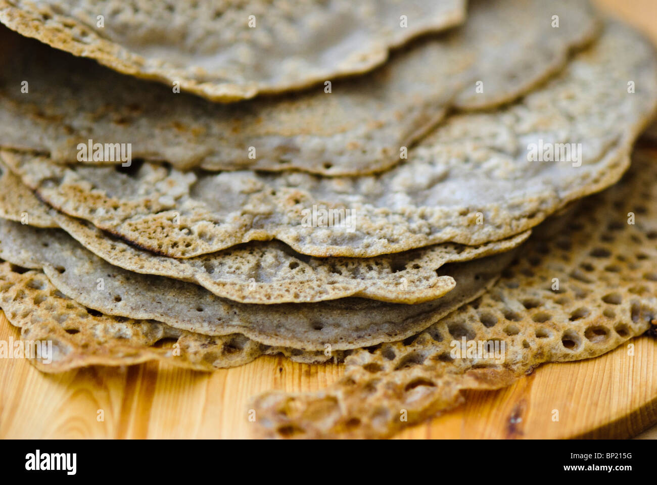 Wraps faits de pain de farine de sarrasin, le sel, l'huile d'olive et l'eau. Sans gluten. Banque D'Images