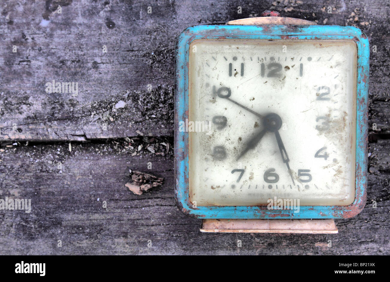 Alarme sur planche de bois vieux Banque D'Images
