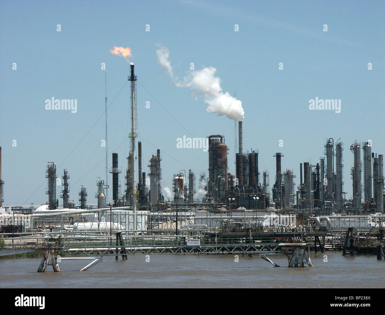 Les raffineries de pétrole du Delta du Mississippi en aval de la Nouvelle Orléans, vu en 2002 avant que l'ouragan Katrina et la fuite de pétrole du Golfe BP Banque D'Images