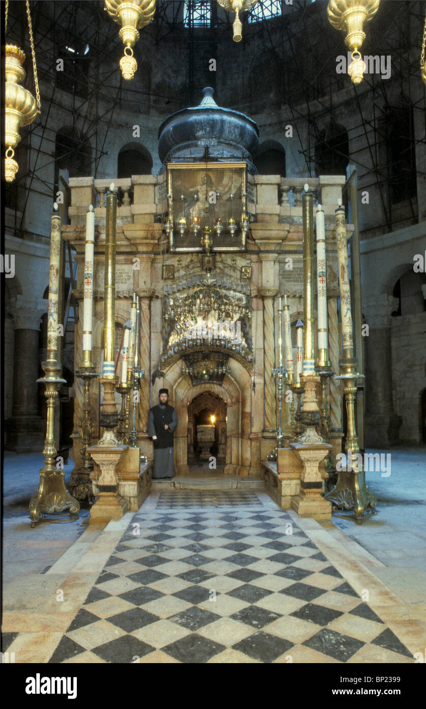 154. Le sanctuaire du Saint Sépulcre, L'EXTÉRIEUR DE LA TOMBE DU CHRIST Banque D'Images