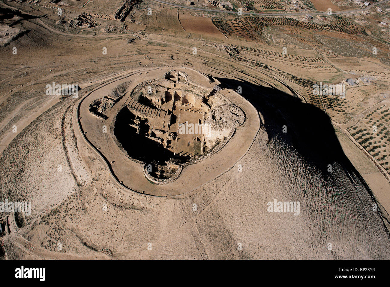 HERODIUM situé dans le désert de Judée, à l'EST DE BETHLECHEM. La forteresse a été construite par le roi Hérode sur une colline artificielle AVEC PALA Banque D'Images