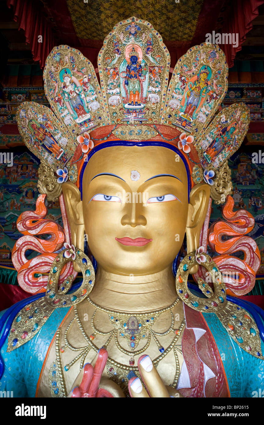 Statue de Bouddha Maitreya à Tikse Gompa au Ladakh, Inde. Banque D'Images
