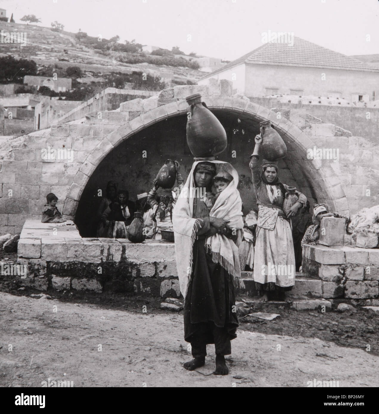 1206. NAZARETH, MARY'S WELL, PHOTOGRAPHIE DE C. 1930 Banque D'Images