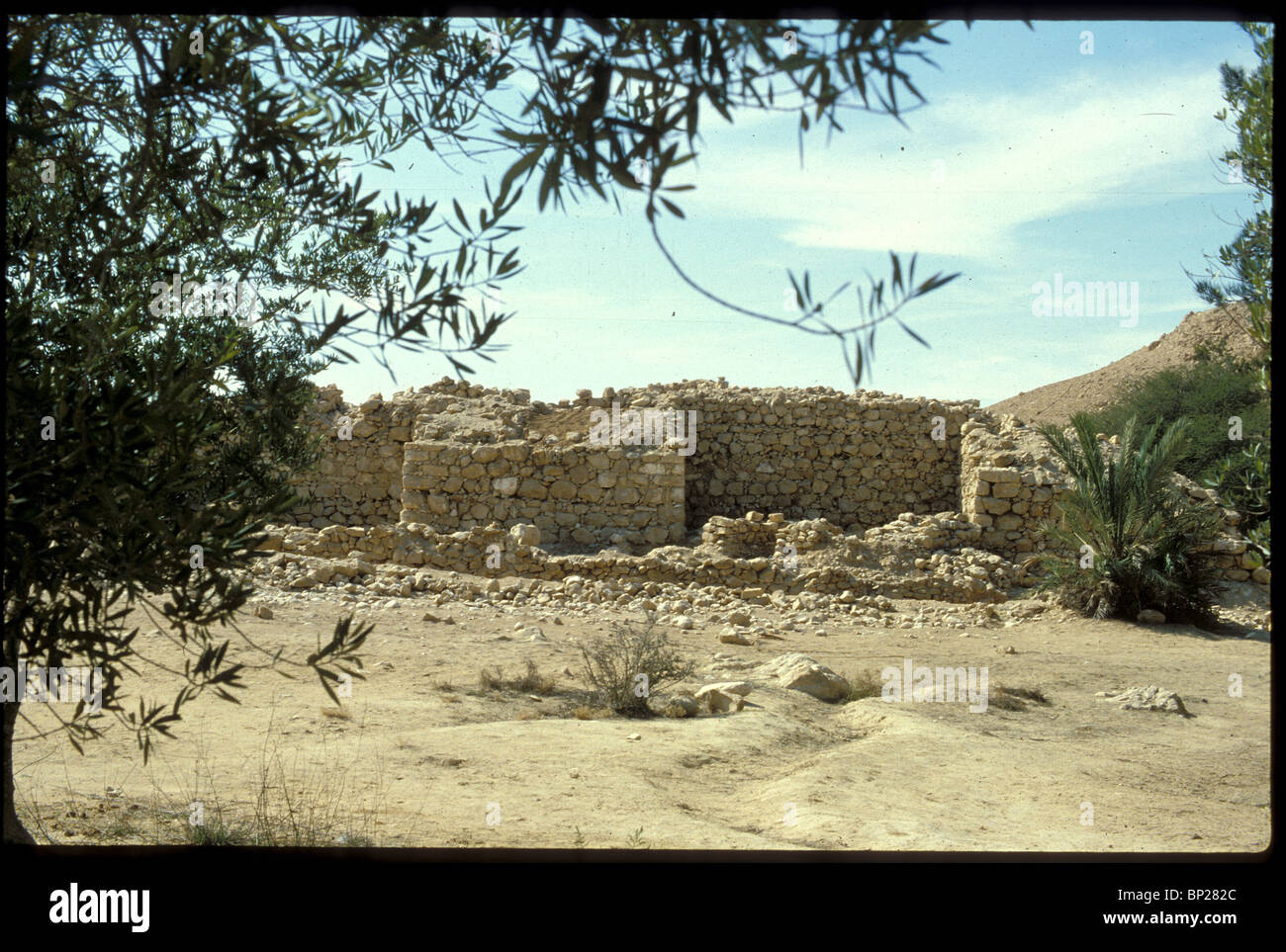 1796. Kadès Barnéa, vestiges de la forteresse construite en 8 - 7ème. C. C.-B. DANS L'OASIS DE K'DERAT Banque D'Images