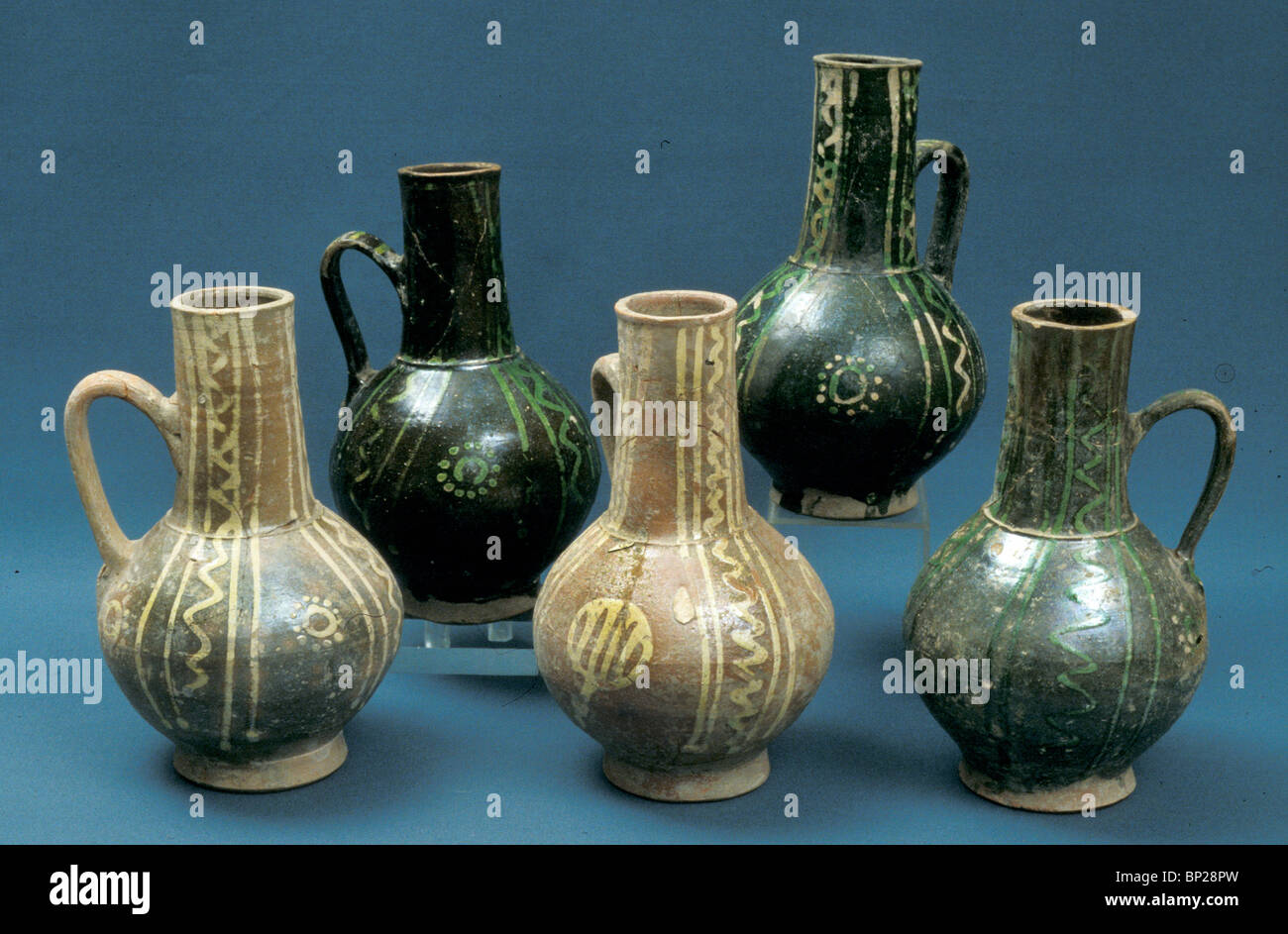 2298. La poterie de la période mamelouk EXCAVÉES AU DOR Banque D'Images