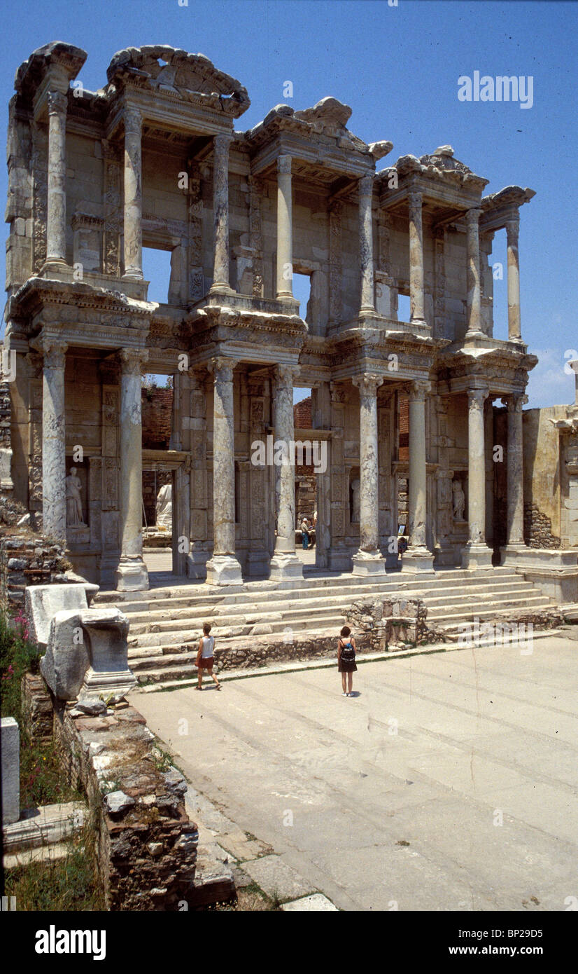 Ephèse - LA BIBLIOTHÈQUE DE CELSUS A ÉTÉ CONSTRUIT EN L'an 135 de notre ère, EN L'HONNEUR DU GOUVERNEUR GÉNÉRAL DE LA PROVINCE ROMAINE D'ASIE Banque D'Images