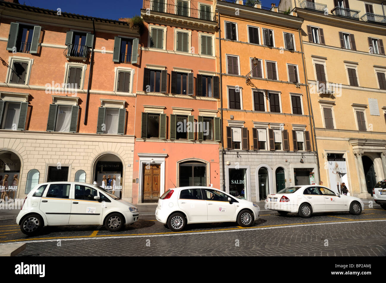 Italie, Rome, station de taxi sur la Piazza di Spagna Banque D'Images