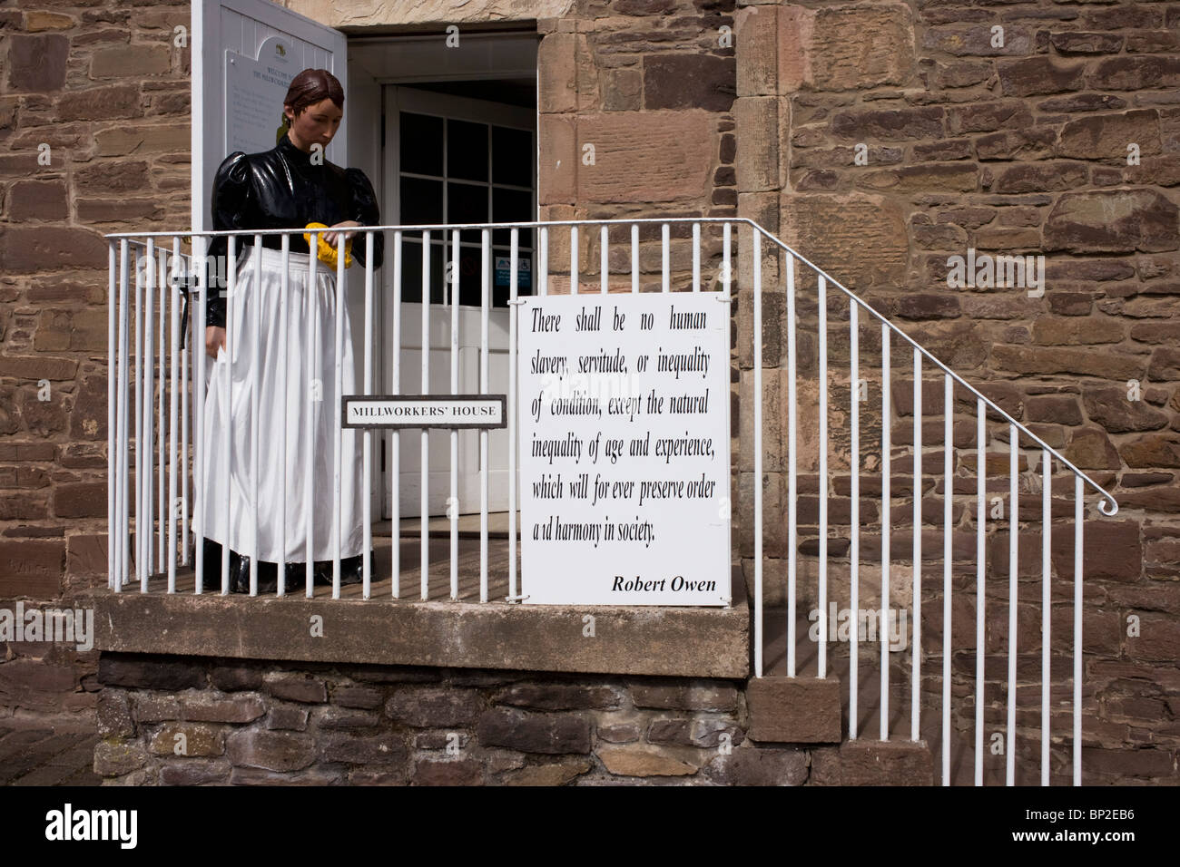 Mannequin femme de ménage à New Lanark, la révolution industrielle communauté village pionnier social géré par Robert Owen. Banque D'Images