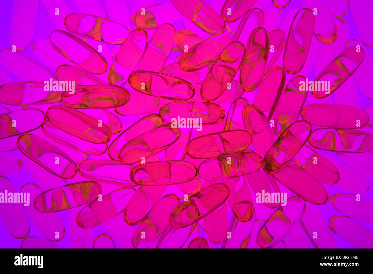 Omega 3 Gel comprimés avec un filtre bleu/Magenta Banque D'Images