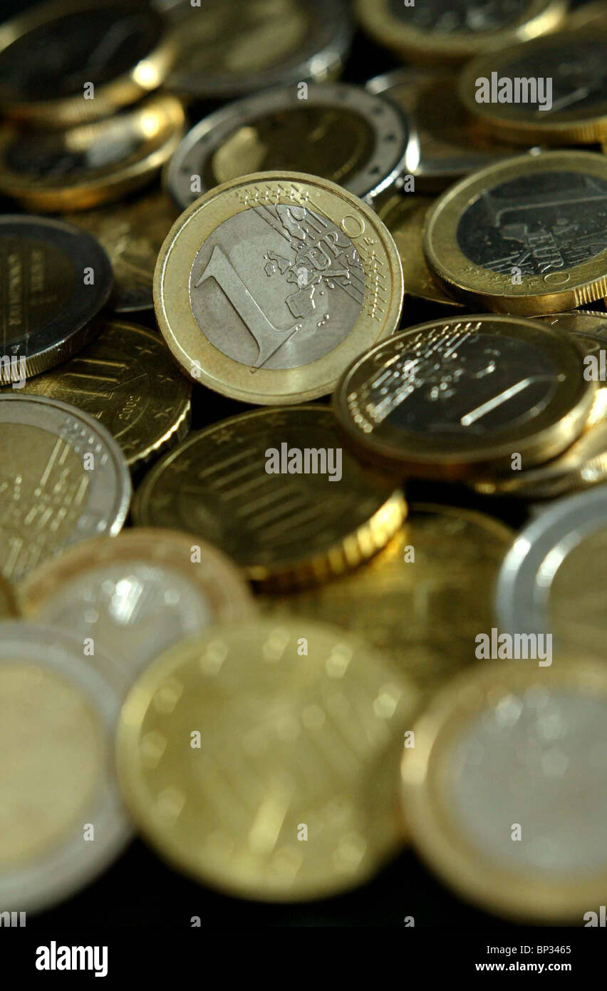 Une pile de l'une des pièces en euros. Photo par James Boardman Banque D'Images