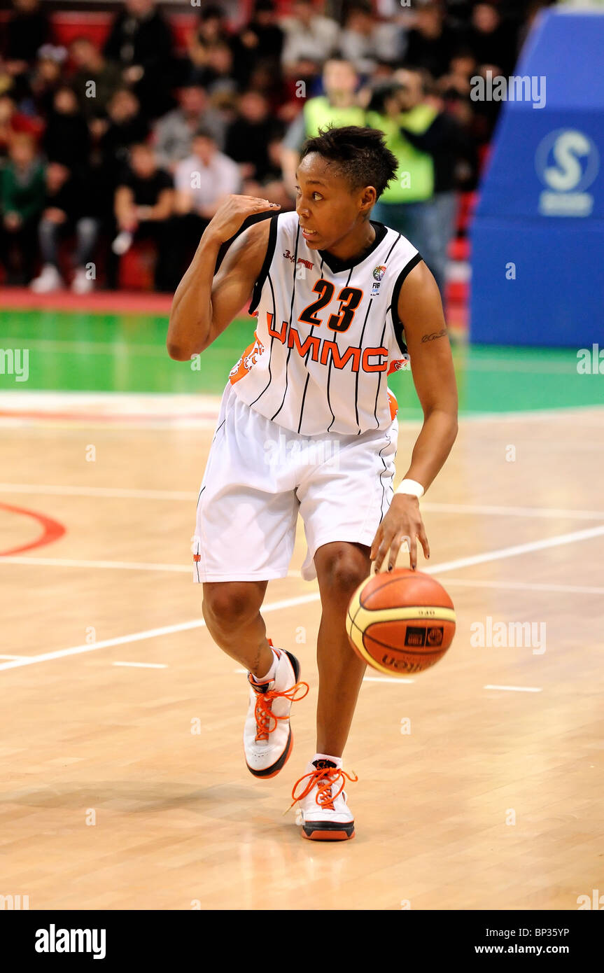 Cappie Pondexter # 23 fait un signe à ses coéquipiers Banque D'Images